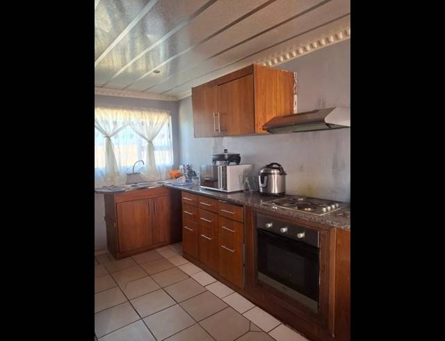 3 BEDROOM HOUSE FOR SALE IN BLOEMSIDE
